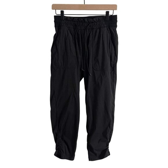Lululemon Beyond the Studio Crop in Black Size 6 - Picture 6 of 13
